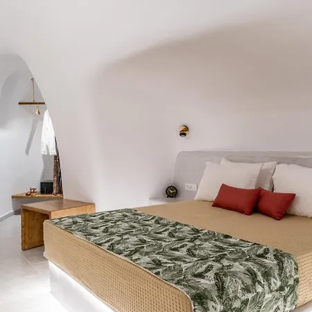 Wine And Yard Caves Hotel 3*